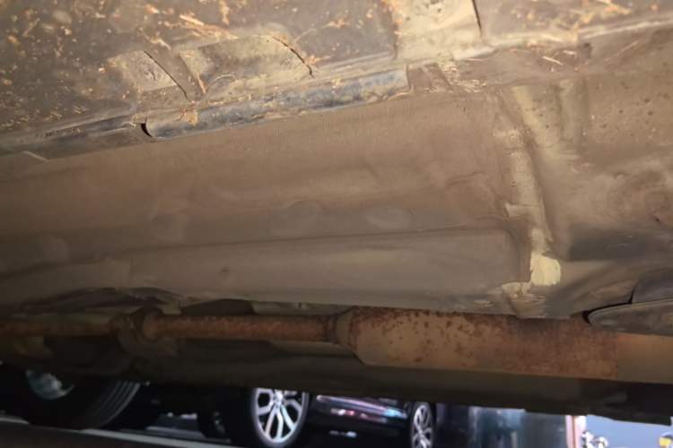 Used GAC Trumpchi GS5 Super 2015 2.0L Automatic Two-Wheel Drive Luxury Navigation Edition Right Side Sill