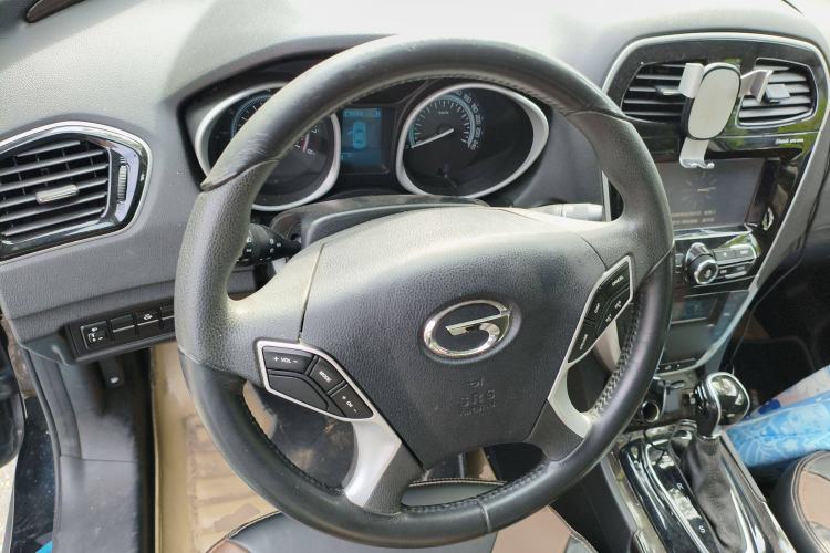 Used GAC Trumpchi GS5 Super 2015 1.8T Automatic Two-Wheel Drive Elite Edition Steering Wheel