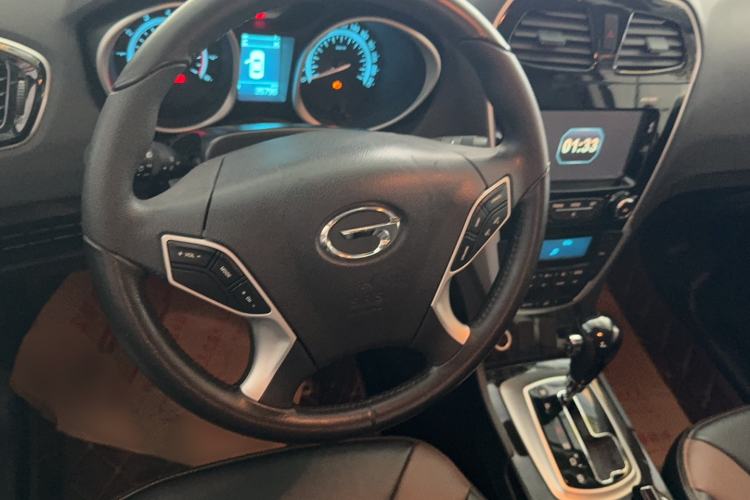 Used GAC Trumpchi GS5 Super 2015 1.8T Automatic All-Wheel-Drive Elite Edition Steering Wheel