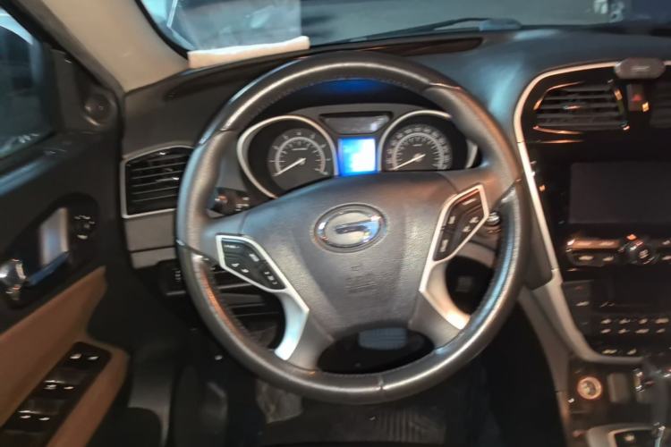 Used GAC Trumpchi GS5 Super 2015 2.0L Automatic Two-Wheel Drive Luxury Navigation Edition Steering Wheel