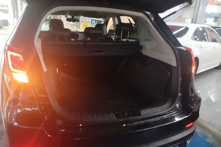 Used GAC Trumpchi GS5 Super 2015 1.8T Automatic Two-Wheel Drive Luxury Edition Trunk