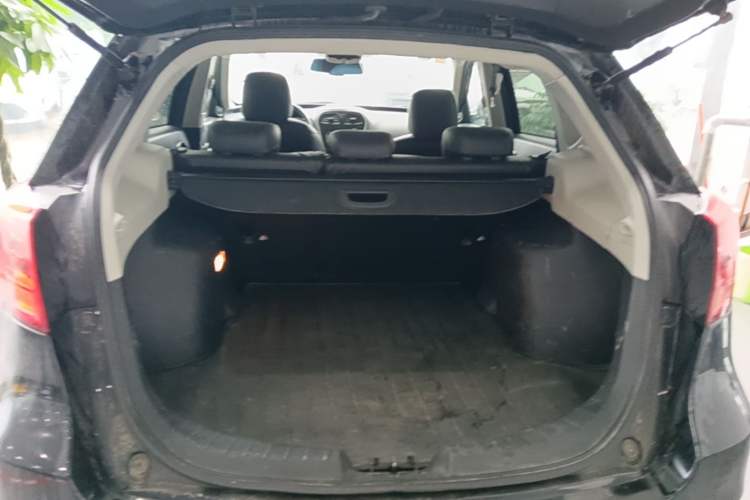Used GAC Trumpchi GS5 Super 2015 2.0L Manual Two-Wheel Drive Elite Edition Trunk