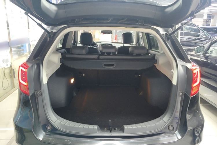 Used GAC Trumpchi GS5 Super 2015 2.0L Automatic Two-Wheel Drive Elite Edition Trunk