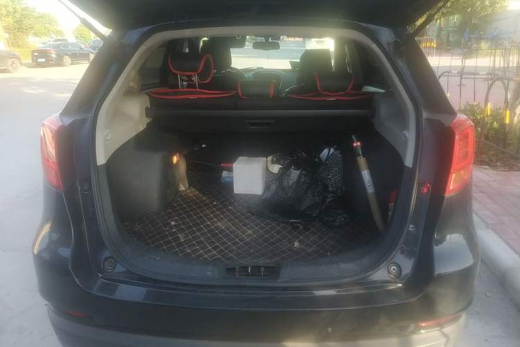Used GAC Trumpchi GS5 Super 2015 2.0L Automatic Two-Wheel Drive Comfort Edition Trunk