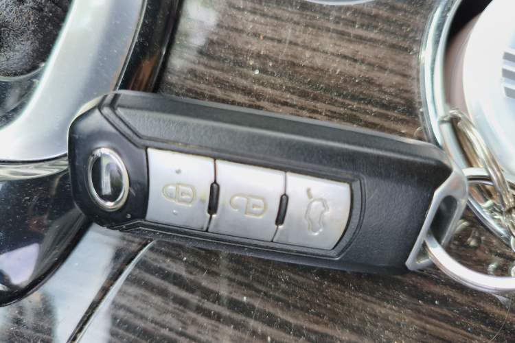 Used GAC Trumpchi GS5 Super 2015 1.8T Automatic Two-Wheel Drive Elite Edition Vehicle Key
