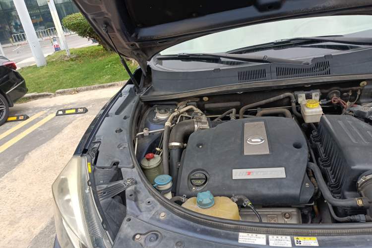 Used GAC Trumpchi GS5 Super 2015 1.8T Automatic 4x4 Prestige Edition Engine Bay Right