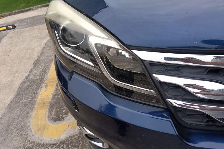 Used GAC Trumpchi GS5 Super 2015 1.8T Automatic 4x4 Prestige Edition Right Front Headlight
