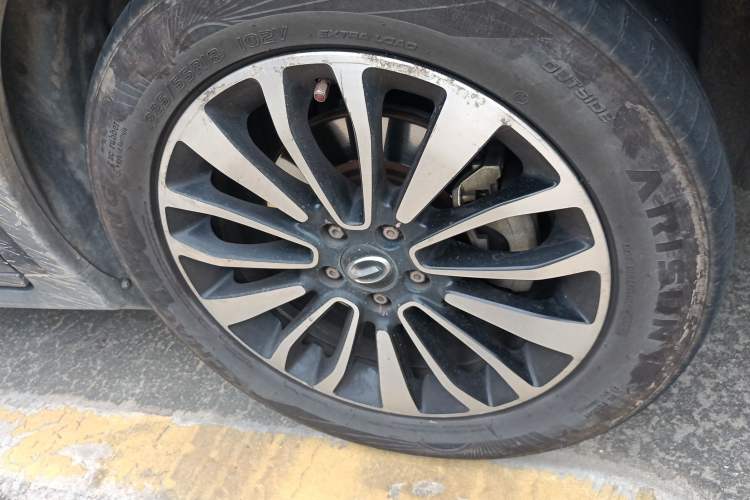 Used GAC Trumpchi GS5 Super 2015 1.8T Automatic 4x4 Prestige Edition Right Front Wheel Hub