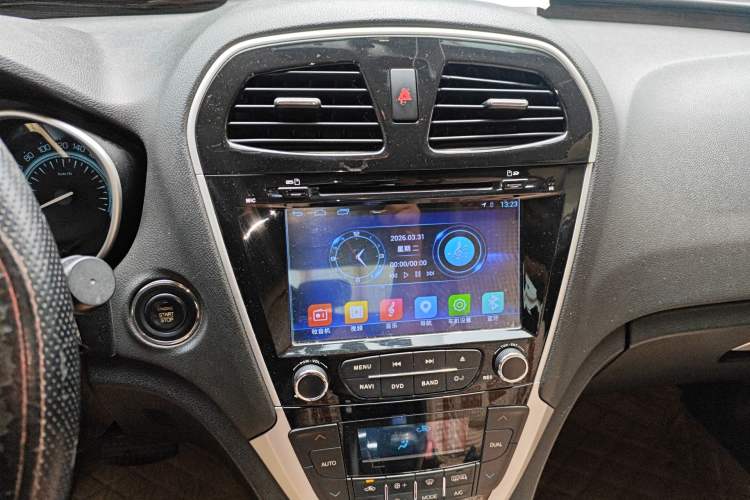 Used GAC Trumpchi GS5 Super 2015 2.0L Automatic Two-Wheel Drive Elite Edition Audio And AC Panel