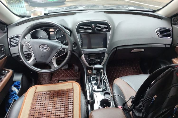 Used GAC Trumpchi GS5 Super 2015 1.8T Automatic Two-Wheel Drive Elite Edition Center Console