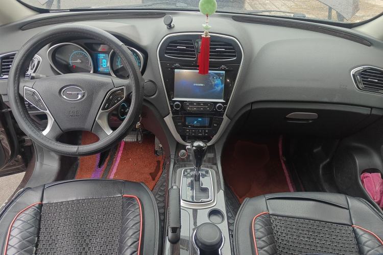 Used GAC Trumpchi GS5 Super 2015 2.0L Automatic Two-Wheel Drive Comfort Edition Center Console