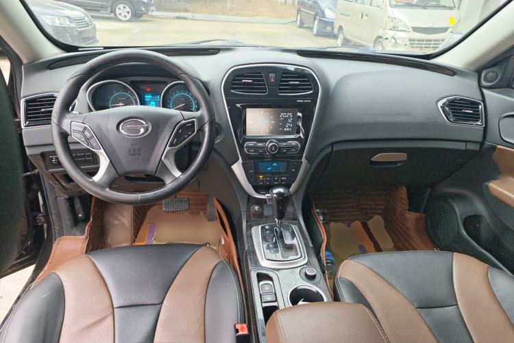 Used GAC Trumpchi GS5 Super 2015 1.8T Automatic All-Wheel-Drive Luxury Edition Center Console