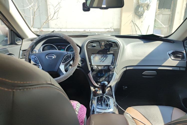 Used GAC Trumpchi GS5 Super 2015 2.0L Automatic Two-Wheel Drive Elite Edition Center Console