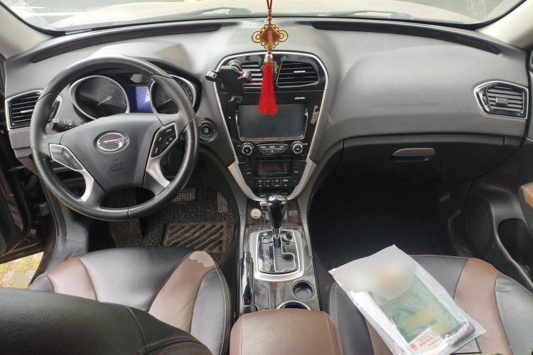 Used GAC Trumpchi GS5 Super 2015 2.0L Automatic Two-Wheel Drive Elite Edition Center Console