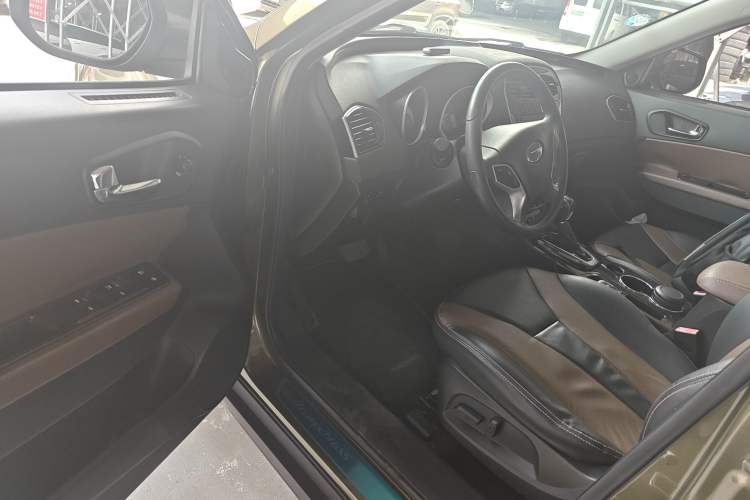 Used GAC Trumpchi GS5 Super 2015 1.8T Automatic Two-Wheel Drive Luxury Edition Driver Seat