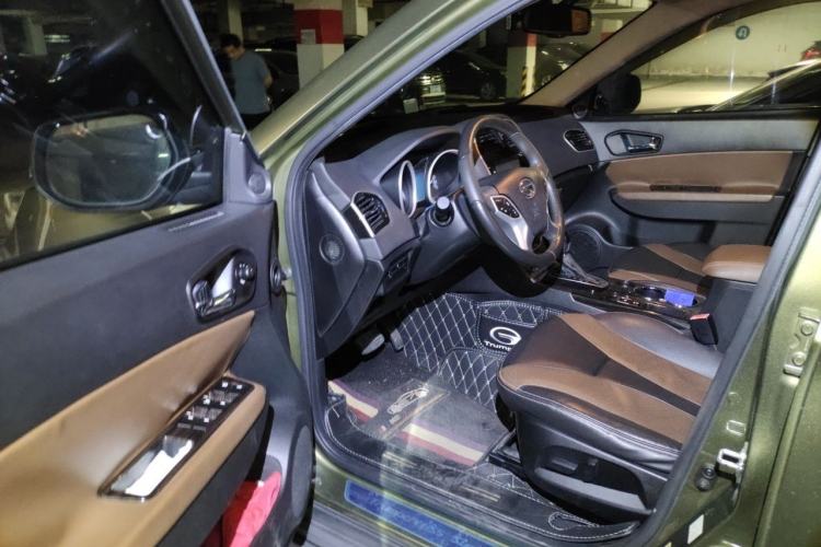 Used GAC Trumpchi GS5 Super 2015 1.8T Automatic Two-Wheel Drive Luxury Navigation Edition Driver Seat