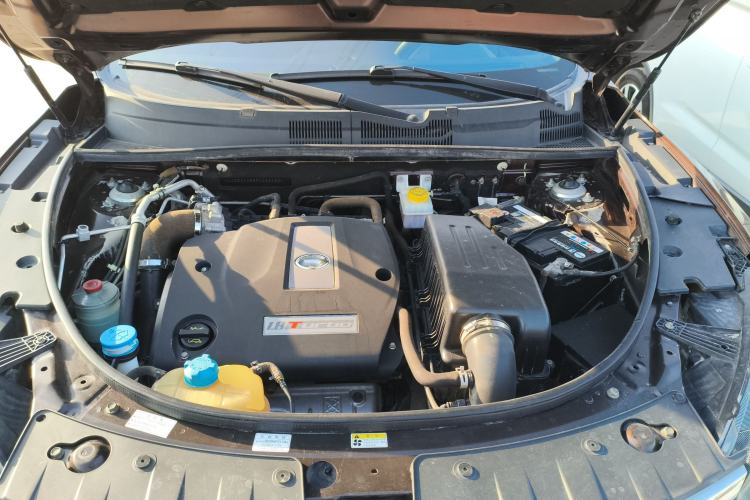 Used GAC Trumpchi GS5 Super 2015 1.8T Automatic Two-Wheel Drive Luxury Edition Engine Bay