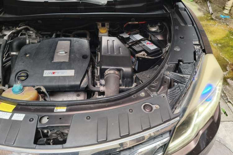 Used GAC Trumpchi GS5 Super 2015 1.8T Automatic Two-Wheel Drive Luxury Edition Engine Bay Left