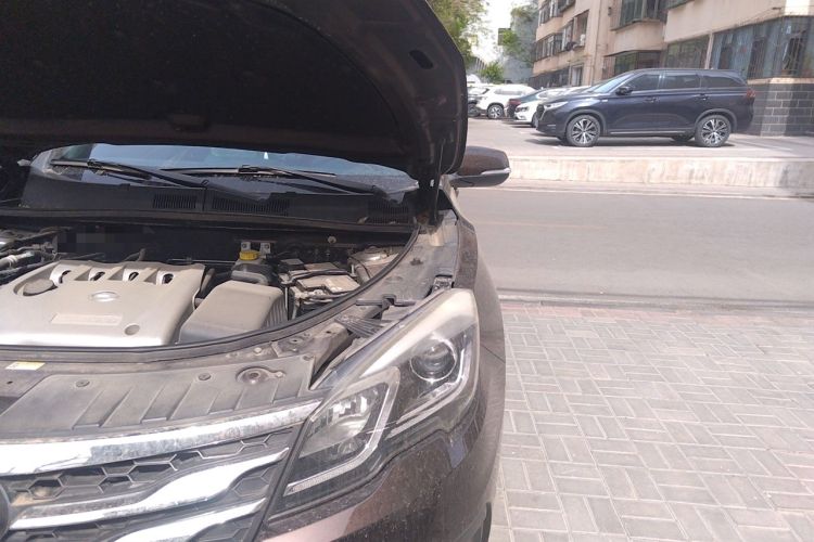 Used GAC Trumpchi GS5 Super 2015 2.0L Automatic Two-Wheel Drive Elite Edition Engine Bay Left