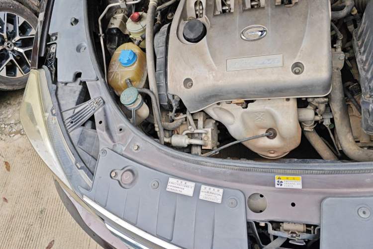 Used GAC Trumpchi GS5 Super 2015 2.0L Automatic Two-Wheel Drive Elite Edition Engine Bay Right