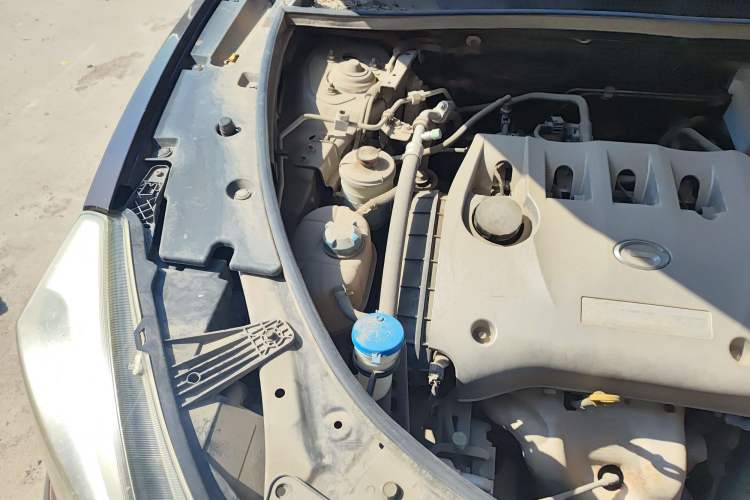 Used GAC Trumpchi GS5 Super 2015 2.0L Automatic Two-Wheel Drive Elite Edition Engine Bay Right