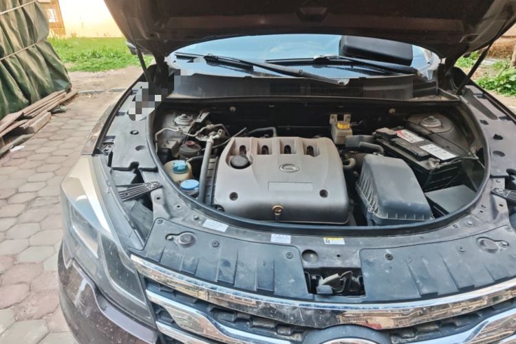 Used GAC Trumpchi GS5 Super 2015 2.0L Automatic Two-Wheel Drive Luxury Navigation Edition Engine Bay Right