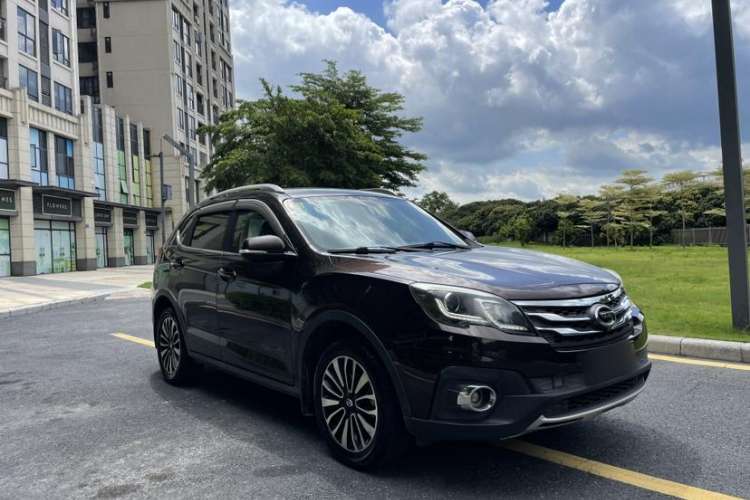 Used GAC Trumpchi GS5 Super 2015 2.0L Automatic Two-Wheel Drive Luxury Navigation Edition Exterior 2
