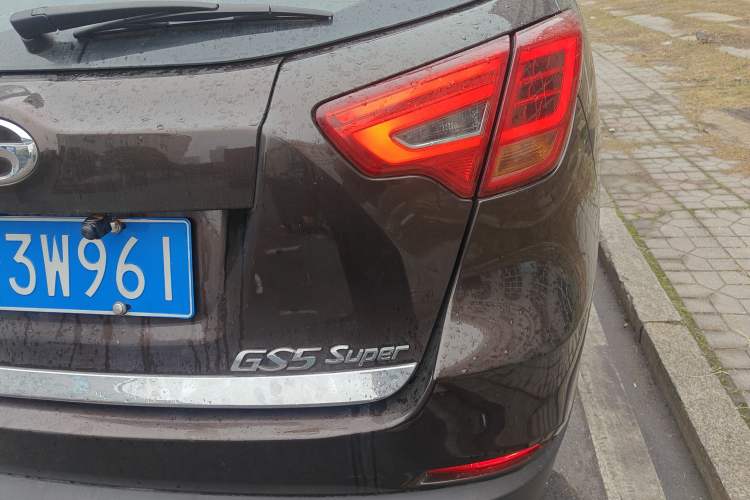 Used GAC Trumpchi GS5 Super 2015 2.0L Automatic Two-Wheel Drive Comfort Edition Exterior 3
