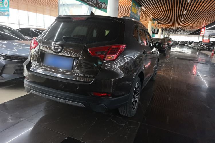Used GAC Trumpchi GS5 Super 2015 2.0L Automatic Two-Wheel Drive Luxury Navigation Edition Exterior 4
