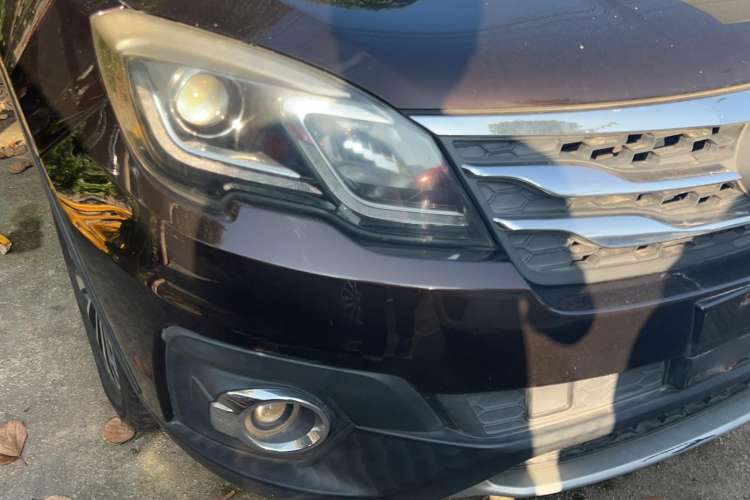 Used GAC Trumpchi GS5 Super 2015 2.0L Automatic Two-Wheel Drive Luxury Navigation Edition Exterior 6