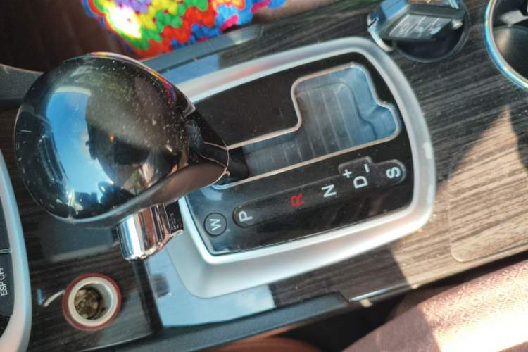 Used GAC Trumpchi GS5 Super 2015 2.0L Automatic Two-Wheel Drive Comfort Edition Gear Lever