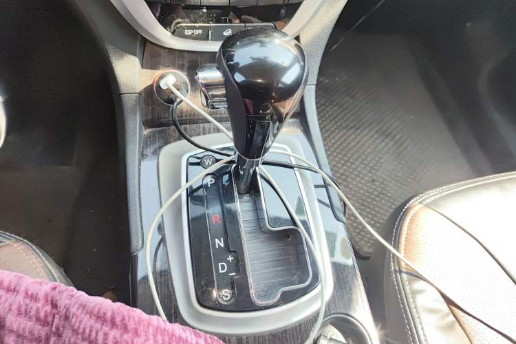 Used GAC Trumpchi GS5 Super 2015 2.0L Automatic Two-Wheel Drive Elite Edition Gear Lever
