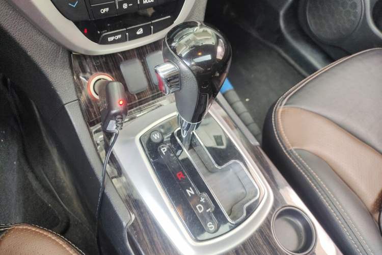 Used GAC Trumpchi GS5 Super 2015 2.0L Automatic Two-Wheel Drive Elite Edition Gear Lever