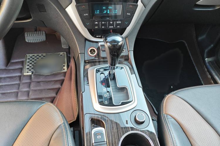Used GAC Trumpchi GS5 Super 2015 1.8T Automatic All-Wheel-Drive Luxury Edition Gear Lever