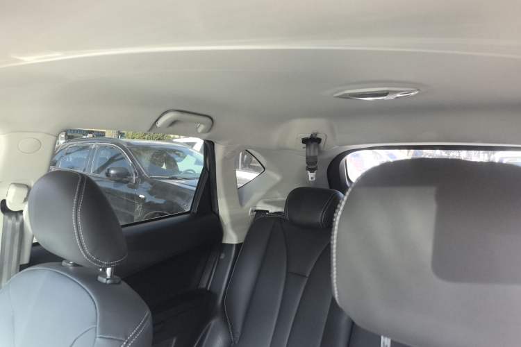 Used GAC Trumpchi GS5 Super 2015 2.0L Automatic Two-Wheel Drive Comfort Edition Headliner
