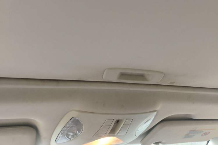 Used GAC Trumpchi GS5 Super 2015 2.0L Automatic Two-Wheel Drive Elite Edition Headliner