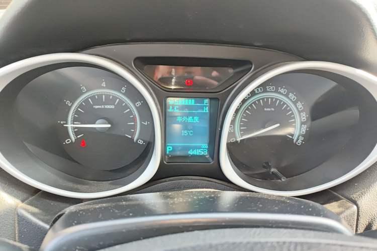 Used GAC Trumpchi GS5 Super 2015 2.0L Automatic Two-Wheel Drive Elite Edition Instrument Cluster