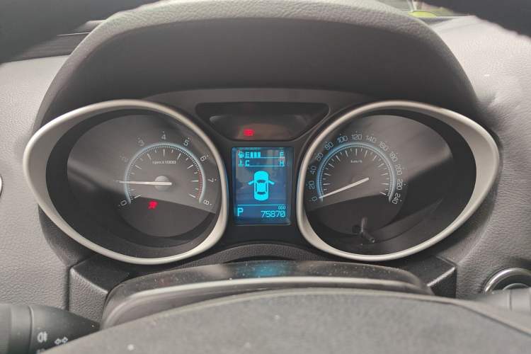 Used GAC Trumpchi GS5 Super 2015 2.0L Automatic Two-Wheel Drive Luxury Navigation Edition Instrument Cluster