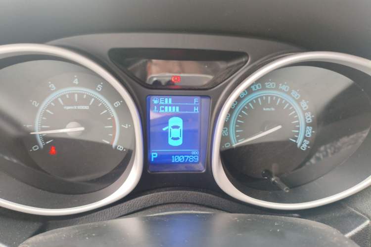 Used GAC Trumpchi GS5 Super 2015 2.0L Automatic Two-Wheel Drive Elite Edition Instrument Cluster