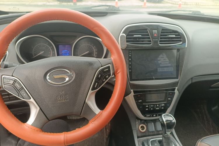 Used GAC Trumpchi GS5 Super 2015 1.8T Automatic Two-Wheel Drive Elite Edition Interior 2