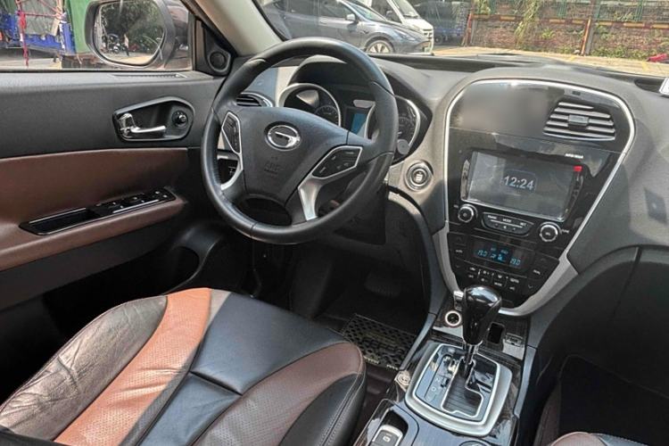 Used GAC Trumpchi GS5 Super 2015 1.8T Automatic All-Wheel-Drive Luxury Edition Interior 2
