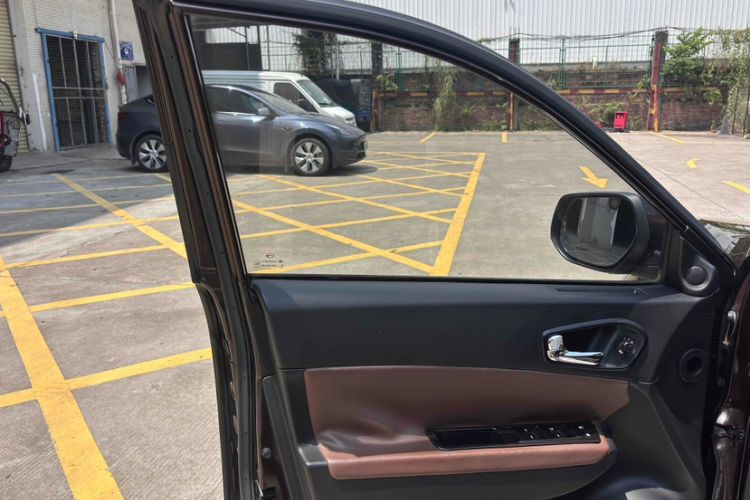 Used GAC Trumpchi GS5 Super 2015 1.8T Automatic All-Wheel-Drive Luxury Edition Interior 3
