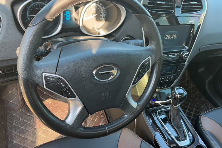 Used GAC Trumpchi GS5 Super 2015 1.8T Automatic Two-Wheel Drive Luxury Edition Interior 4