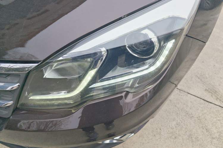 Used GAC Trumpchi GS5 Super 2015 1.8T Automatic All-Wheel-Drive Luxury Edition Left Front Headlight