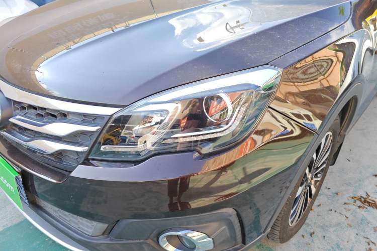 Used GAC Trumpchi GS5 Super 2015 1.8T Automatic All-Wheel-Drive Luxury Edition Left Front Headlight