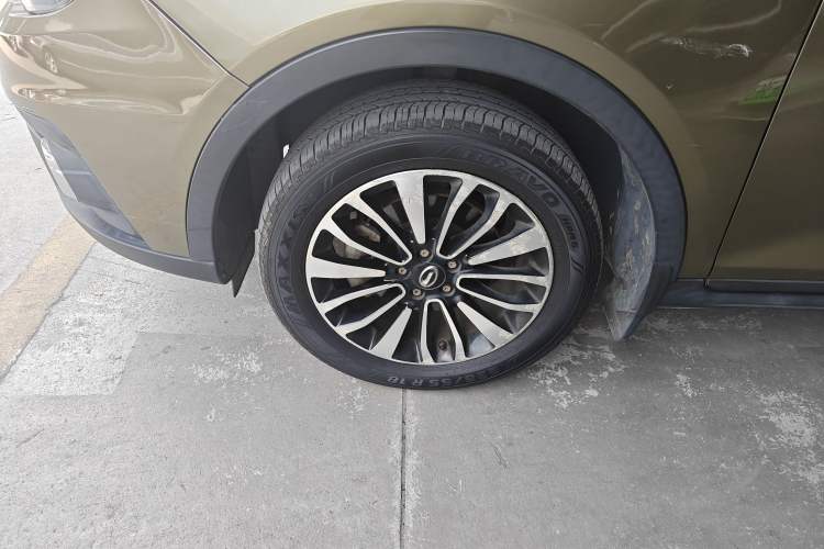 Used GAC Trumpchi GS5 Super 2015 1.8T Automatic Two-Wheel Drive Luxury Edition Left Front Wheel Hub