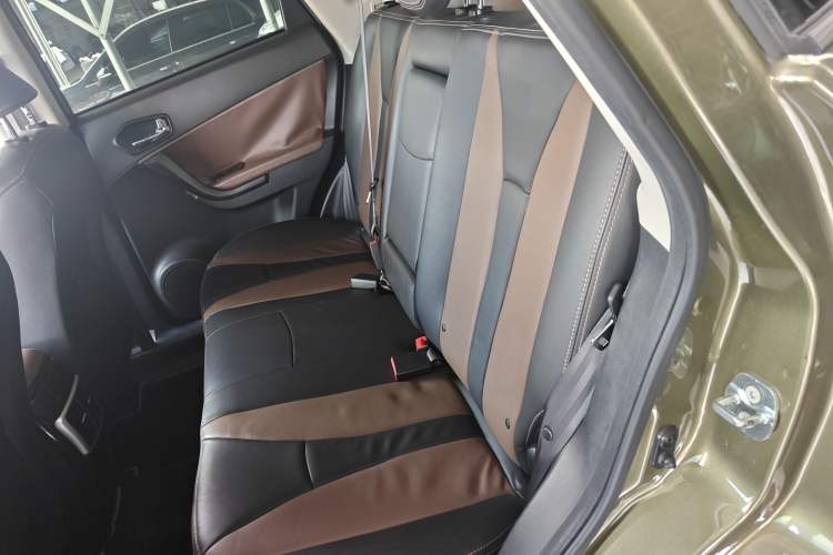 Used GAC Trumpchi GS5 Super 2015 1.8T Automatic Two-Wheel Drive Luxury Edition Left Rear Seat
