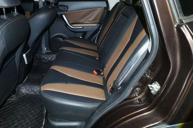 Used GAC Trumpchi GS5 Super 2015 1.8T Automatic All-Wheel-Drive Luxury Edition Left Rear Seat