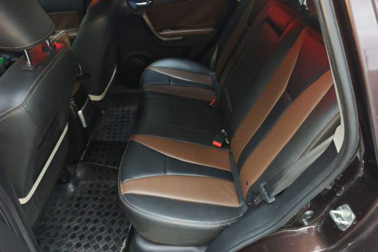 Used GAC Trumpchi GS5 Super 2015 1.8T Automatic Two-Wheel Drive Luxury Edition Left Rear Seat