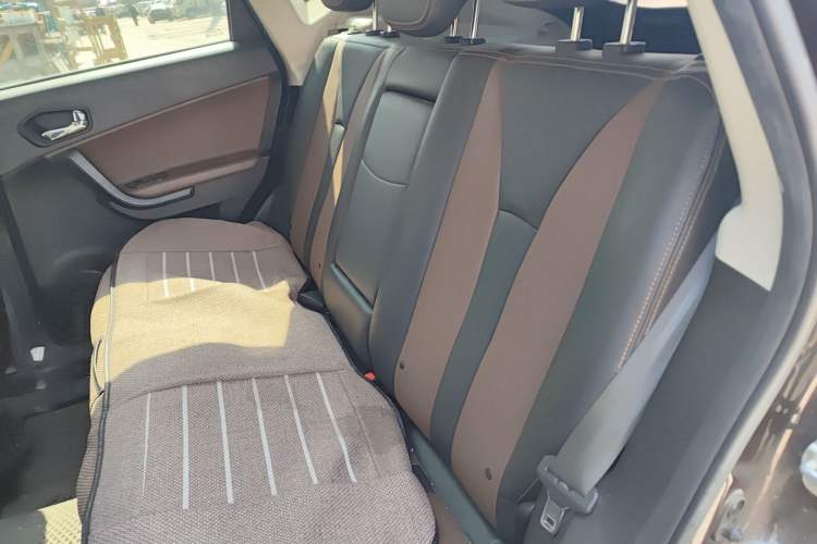 Used GAC Trumpchi GS5 Super 2015 2.0L Automatic Two-Wheel Drive Elite Edition Left Rear Seat